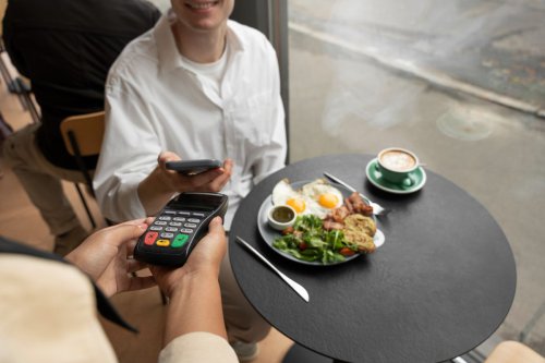 Kasih Tip Restoran di Jepang Dianggap Aneh, Kok Bisa?