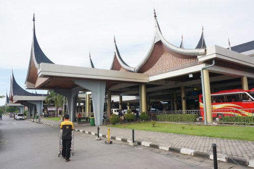 Cek Harga Tiket Pesawat Mudik Lebaran 2026 Rute Jakarta&ndash;Padang