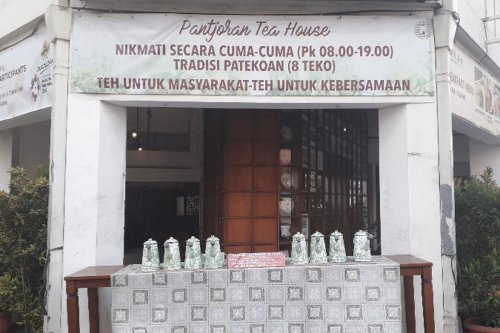 Sejarah Patekoan, Tradisi Delapan Teko Teh Gratis yang Bertahan Ratusan Tahun di Glodok