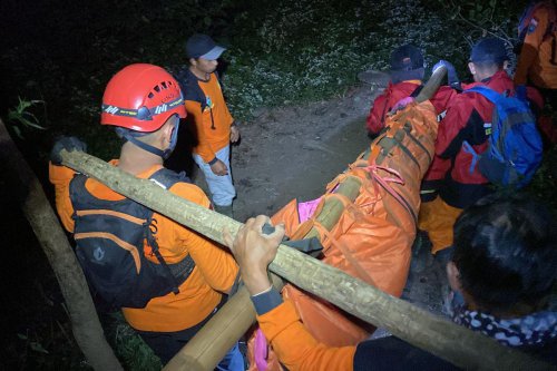 Mendaki Bersama Istri, Yuswandi Meninggal Dunia di Gunung Slamet