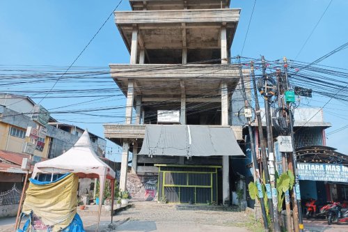 Warga Geruduk Gedung Diduga Tambang Bitcoin di Medan, Bikin Bising Tiap Malam