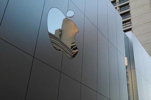 Apple &ldquo;Sogok&rdquo; Karyawan Miliaran Rupiah agar Tak Pindah ke OpenAI dan Meta