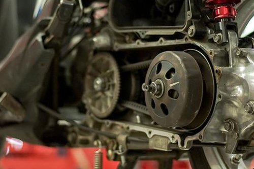 Kapan Waktu Ideal Servis CVT Motor Matik?