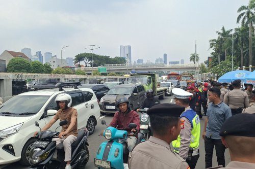 risiko kecelakaan, selap-selip, Bahaya Selap-Selip di Kemacetan: Bukan Cepat, Malah Celaka!