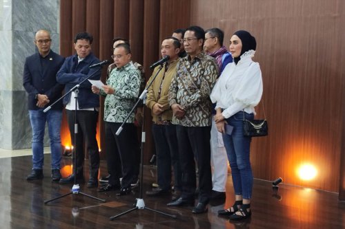 Apa Itu Amnesti dan Abolisi?, Amnesti: Pengampunan Kolektif, Akibat Hukum Dihapus, Abolisi: Proses Hukum Dihentikan, Status Pidana Tetap Ada, Dasar Hukum Amnesti dan Abolisi, Ini Perbedaan Amnesti dan Abolisi, Contoh Kasus Tom Lembong dan Hasto Kristiyanto
