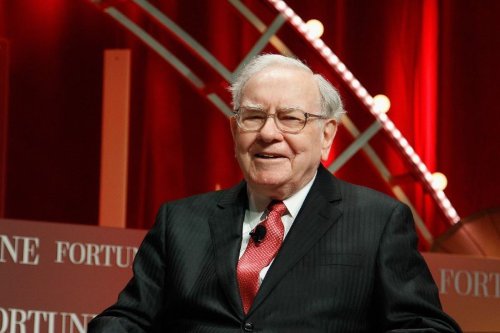 Warren Buffett Beri Gen Z Nasihat soal Menabung, Membeli Rumah, dan Membelanjakan Uang