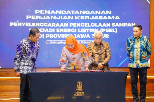 Siap Olah Sampah Jadi Listrik, Gubernur Jatim Tanda Tangani PKS PSEL