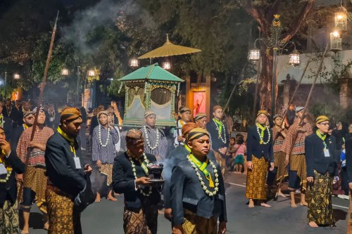 Tradisi Malam 1 Suro 2025 di Pura Mangkunegaran, Ada Kirab Pusaka
