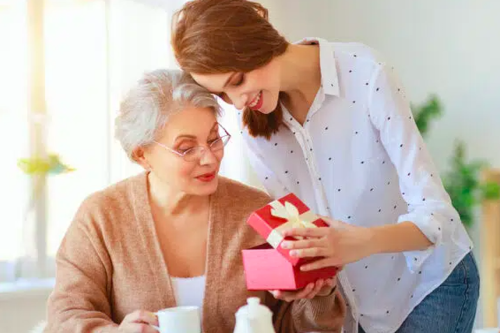 Top 25+ Ide Hadiah Hari Ibu 2025, Inspirasi Spesial untuk Mengungkapkan Terima Kasih