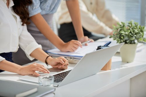 Top 6+ Cara Mengatasi Rasa Kewalahan di Tengah Padatnya Aktivitas Menurut Psikolog