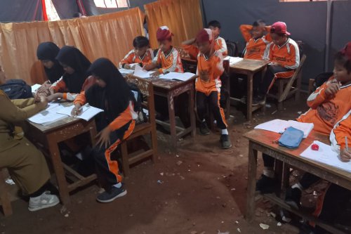 Mengapa Wali Murid SDN Tamberu 2 Menolak Pemindahan Sementara Siswa?