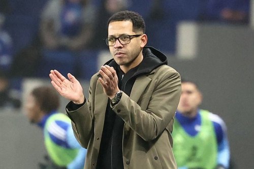 Pelatih Chelsea Liam Rosenior Akui Komentar Negatif di Medsos Berdampak ke Keluarganya