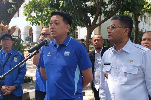Persib Larang Bobotoh Nyalakan Flare dan Petasan di Laga Melawan Persijap