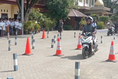 Langkah Mudah Belajar Mengendarai Motor Matik