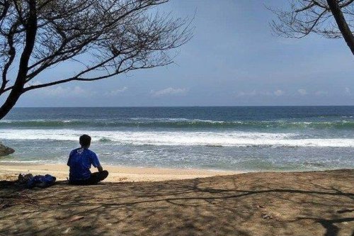 Cuaca Ekstrem, Wisatawan di Pantai Selatan Jawa dan Bali Diimbau Waspada