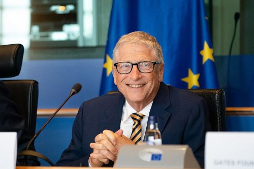 Bill Gates - Microsoft&nbsp;, Dylan Field &nbsp;- Figma&nbsp;, Evan Williams - Blogger, Gabe Newell - Valve dan Steam, Jan Koum - &nbsp;WhatsApp, Larry Ellison - Oracle,  Larry Ellison, Mark Zuckerberg - Facebook dan Meta, Michael Dell &nbsp;- Dell&nbsp;, Steve Jobs - Apple&nbsp;, Travis Kalanick - Uber, Top 10+ Bos Teknologi yang Drop Out dari Kampus dan Menjadi Miliarder