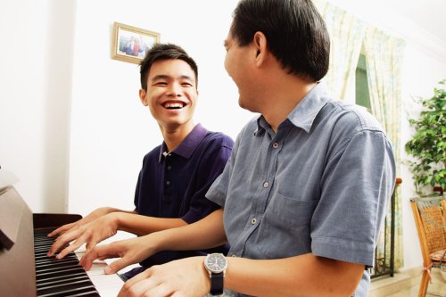 Top 10+ Kado Hari Ayah untuk 60 Tahun ke Atas, Penuh Makna dan Fungsional