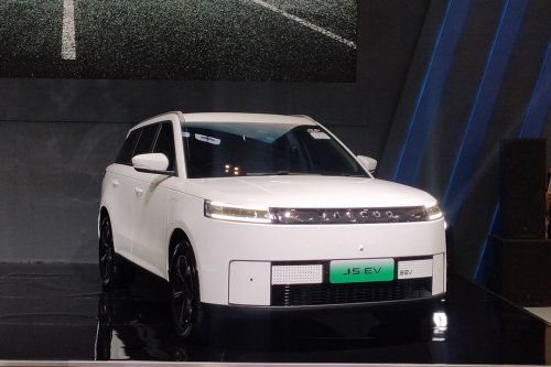 Jaecoo J5 EV, GJAW 2025, JAECOO J5 EV, pemesanan mobil listrik, harga Jaecoo J5, Jeacoo Umumkan SPK J5 di GJAW 2025, Sudah 6.000 Pemesanan