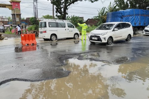 Bahaya Tutup Got dan Lubang Jalan bagi Pelek Mobil