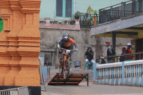 Peraih Emas Asian Games Juara Kelas Men Elite 76 Indonesian Downhill URBAN 2025
