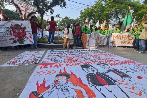 Tukang Becak di Solo Meninggal saat Kericuhan, Diduga Penyakit Jantung Kambuh karena Gas Air Mata