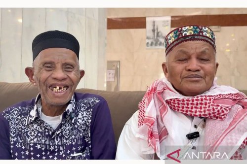 Lansia Perkasa di Tanah Suci, Haji Mandiri Tanpa Kursi Roda di Usia 70-an