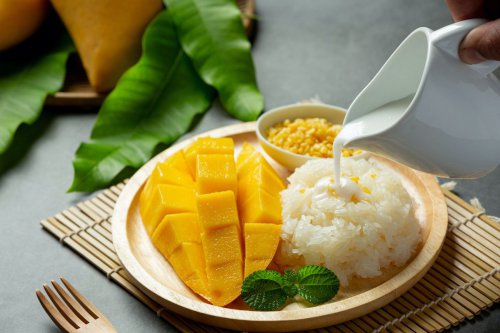 mango sticky rice, mangga, rice cooker, beras ketan, saus mango sticky rice, Rice Cooker, Mangga, resep mango sticky rice, Lagi Musim Mangga, Coba Bikin Mango Sticky Rice 200 Gram Ketan, Cukup Masak Pakai Rice Cooker