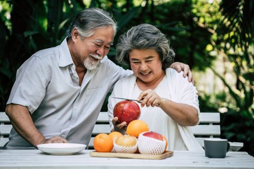 Top 5+ Tips Pola Makan Sehat untuk Lansia agar Tetap Bugar di Usia Senja
