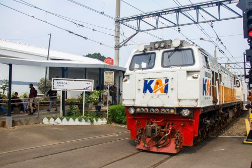 Nekat Terobos Palang Kereta? Siap-siap Kena Kurungan dan Denda