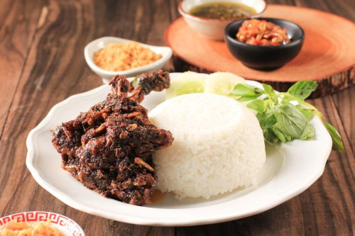 Resep Bumbu Bebek Madura Hitam, Wangi Rempah dengan Serundeng Kelapa