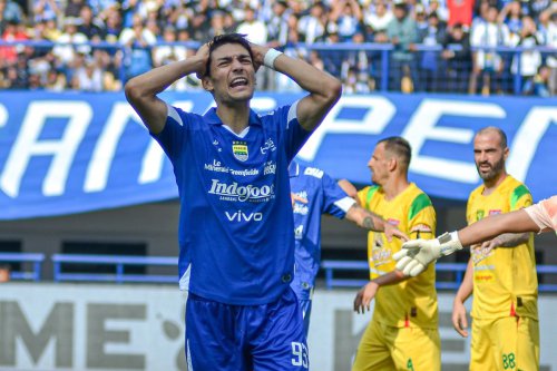 Persib, Persib Bandung, hasil Persib Bandung vs Persebaya Surabaya, hasil Persib vs Persebaya, Eliano Reijnders, Super League 2025-2026, Bojan Hodak, Federico Barba, andrew jung, Thom Haye, skor persib vs persebaya, Persib Bekuk Persebaya, Hodak Terkesan oleh Eliano dan Barba