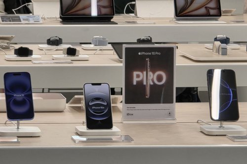 Daftar Harga iPhone Hari Ini 22 Desember 2025, iPhone 16 mulai Harga Rp 11 Jutaan