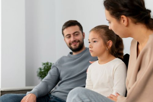 4 Cara Membantu Anak Beradaptasi Saat Orangtua Pisah Rumah Usai Cerai