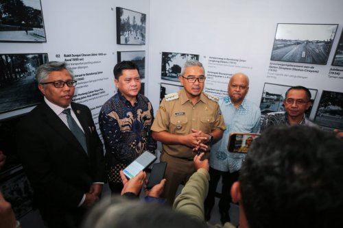 PT Dirgantara Indonesia, Farhan, Bandara Husein Sastranegara, Wali Kota Bandung, Reaktivasi Bandara Husein, Farhan Targetkan Penerbangan Luar Negeri Kembali