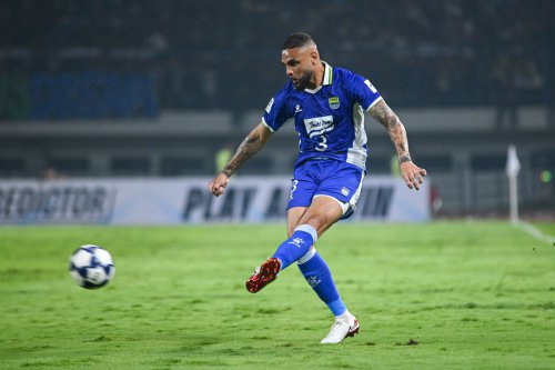 Komentar Layvin Kurzawa Usai Persib Bandung Kembali ke Puncak Klasemen