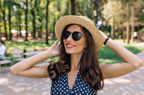 Sering Pakai Topi Bikin Rambut Rontok, Mitos atau Fakta?