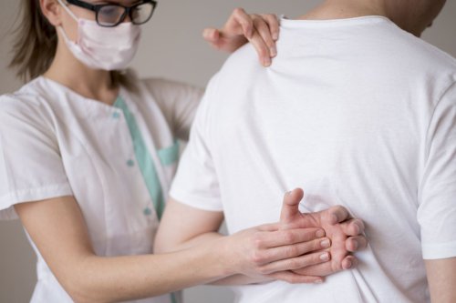 Menepis Mitos Keliru Bedah Tulang Belakang Bisa Bikin Lumpuh