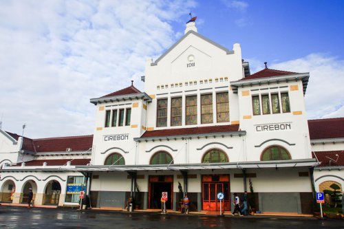 Batal Mendadak, Disbudpar Minta PT KAI Patuhi Aturan Cagar Budaya soal Nama Stasiun Cirebon BT Batik Trusmi