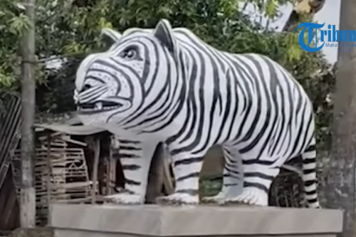 Viral 4 Karya Warga Desa di 2025, dari Patung Macan "Lucu" di Kediri hingga Tugu Biawak Realistis