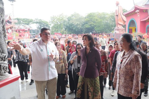 Menpar Widiyanti Tinjau Sam Poo Kong dan Lawang Sewu Jelang Imlek