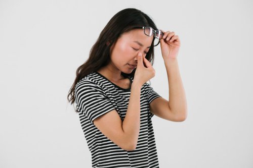 Kerja Terlalu Lama di Depan Layar? Waspadai Computer Vision Syndrome
