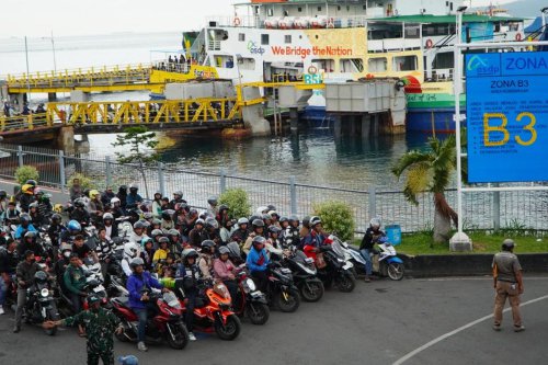 Arus Balik Lebaran 2026, Pemudik Motor di Pelabuhan Ketapang Alami Lonjakan Signifikan