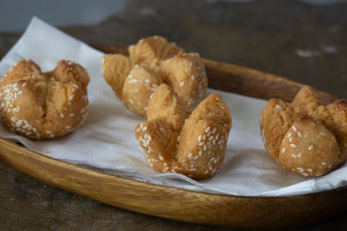 Cara Membuat Onde-Onde Ketawa Merekah &amp; Tidak Keras, Modal Tepung