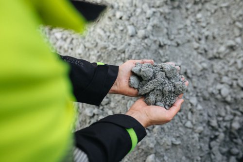 Peneliti Sulap Pasir Jadi "Baterai" Raksasa, Simpan Energi Terbarukan