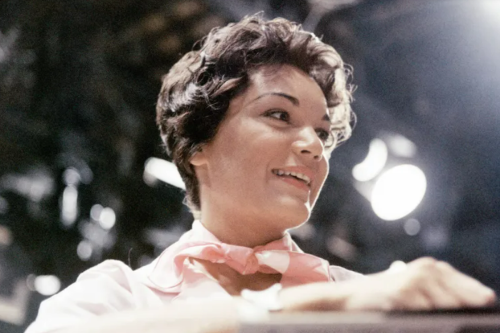 Lirik Lagu &ldquo;Pretty Little Baby&rdquo; Kembali Viral, Connie Francis Tutup Usia di Tengah Tren TikTok