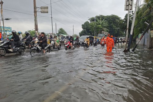 Daftar 14 Ruas Jalan di Jakarta yang Tergenang Banjir Pagi Ini