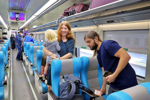 Top 10+ Stasiun di Indonesia yang Jadi Favorit Turis Asing, Siapa Juaranya?