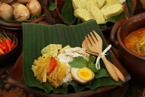 Sejarah dan Filosofi Nasi Liwet Solo, Kuliner Legendaris yang Tetap Jadi Primadona