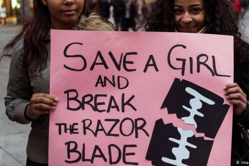 sunat perempuan, Tantangan Menghapus Tradisi Sunat Perempuan di Daerah