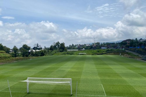 Desa Karang, Karanganyar, PT Harapan Jaya Lestarindo, lapangan sepak bola, Lapangan Bola Viral di Karanganyar: Rumput